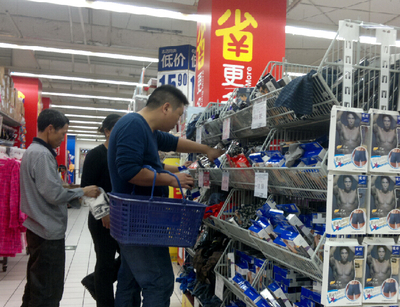 觸感營銷 超市中塑料制品的觸覺體驗如何影響銷售